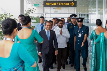 விமான நிலையத்தில் ஓசிக்கு ஆசைப்பட்ட 7 பேரை அதிரடியாக தூக்கிய ஜனாதிபதி அனுர