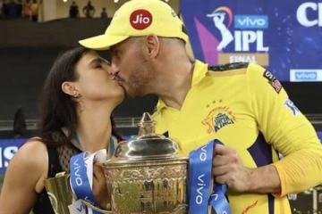 CSK வெற்றி! மனைவிக்கு முத்தம் கொடுத்து மகிழ்ச்சியை வெளிப்படுத்திய டுபிளிசிஸ்