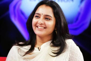 44 வயதிலும் இளம் நடிகைக்கு சவால் விடும் நடிகை மஞ்சு வாரியர் போட்டோ ஷுட்- அசந்துபோன ரசிகர்கள்