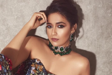 கீர்த்தி சுரேஷ் துளி கூட மேக்கப் இல்லாமல் இருக்கும் போட்டோ!