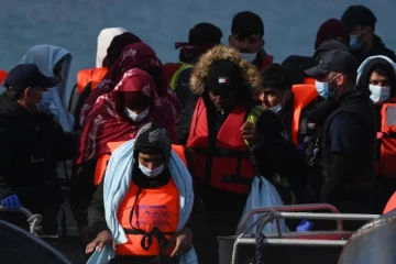 பிரித்தானியாவுக்குள் நுழைந்த நூற்றுக்கணக்கானோர் மாயம்!