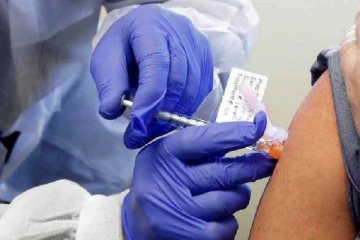 தடுப்பூசி பயன்பாட்டுக்கு தற்காலிகமாக தடை விதித்துள்ள 9 நாடுகள் - இப்படிக்கு உலகம்