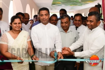 බැතිමතුන්ගේ පඩුරුවලින් කතරගම රෝහලට ලක්ෂ 330ක්