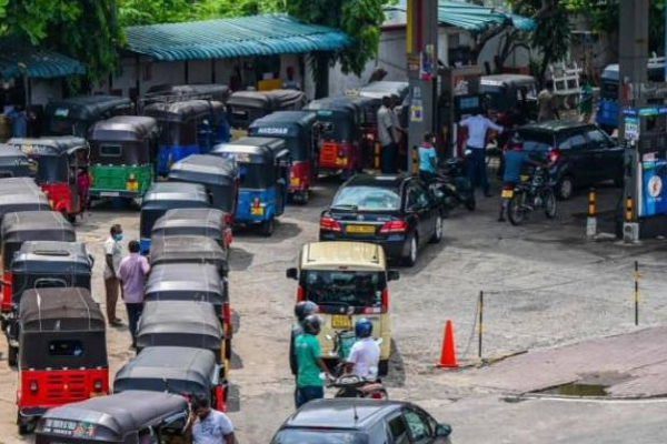 எரிபொருள் வரிசையில் நிற்பவர்களுக்கு கடும் எச்சரிக்கை தகவல்! | Sri Lanka Strict Warning Those Standing Fuel Line