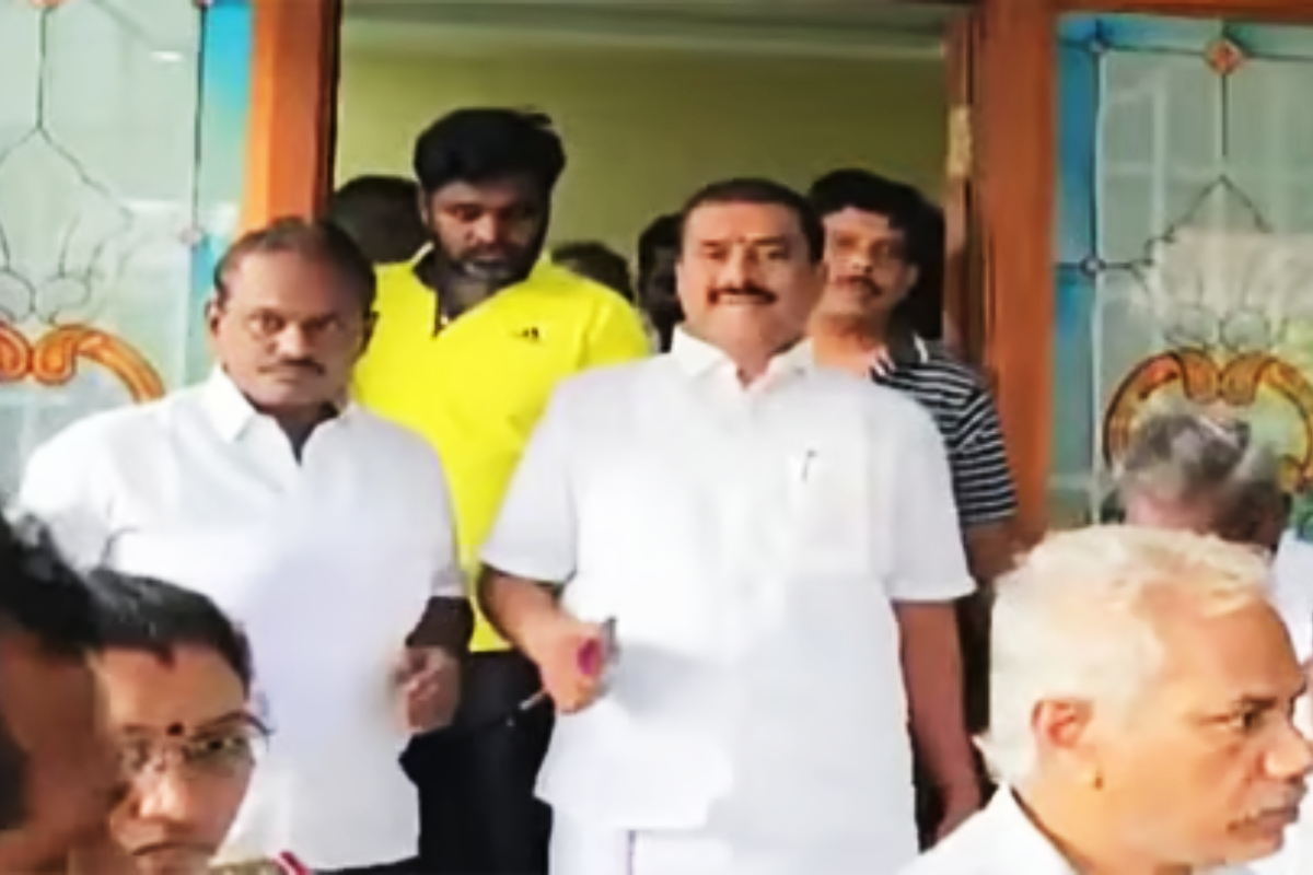 தமிழகத்தில் பரபரப்பு - முதல்வர் விஜய்க்கு பகிரங்க மிரட்டல்: தி.மு.க. MLA கைது | Dmk Mla Arrested Over Threatening Tn Cm Vijay தமிழகத்தில் பரபரப்பு - முதல்வர் விஜய்க்கு பகிரங்க மிரட்டல்: தி.மு.க. MLA கைது | Dmk Mla Arrested Over Threatening Tn Cm Vijay