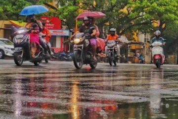 புயல் எதிரொலி- தனியார் நிறுவனங்களுக்கு விடுமுறையா..? அமைச்சர் கே.கே.எஸ்.எஸ்.ஆர் ராமசந்திரன் தகவல்!!