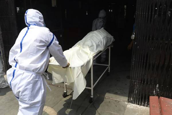 அச்சுறுத்தும் கொரோனா; தமிழகத்தில் இவ்வளவு பாதிப்பா? எகிறும் பலி எண்ணிக்கை! - தமிழ்நாடு