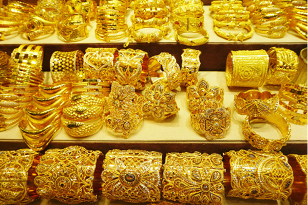 இரண்டு வார சரிவில் தங்கம் விலை: இன்றைய நிலவரம்! | Gold Price On June Gold Prices Remain Amid Bond