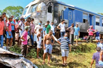 கொழும்பிலிருந்து பயணித்த தொடருந்தின் இயந்திரத்தில் திடீர் தீப்பரவல் - செய்திகளின் தொகுப்பு (Video)