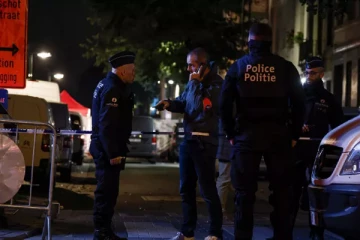 பயங்கரவாதி நடத்திய கத்திக்குத்து தாக்குதலில் பலியான பொலிஸார்!