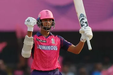 கூடாரங்களில் வாழ்ந்து பானிப்பூரி விற்றவரின் முதலாவது சதம்; குவியும் பாராட்டுகள்!