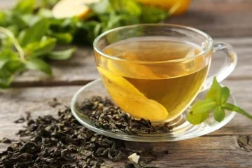 கீரீன் டீ குடிப்பது மிகவும் ஆபத்தா? ஒரு நாளைக்கு இவ்வளவு தான் குடிக்கணுமாம்