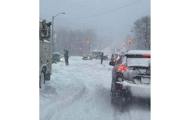 கனடாவில் வரலாறு காணாத கடுமையான பனிப்பொழிவு! புகைப்படங்கள் | Canada Toronto Ontario Snowfall Snow கனடாவில் வரலாறு காணாத கடுமையான பனிப்பொழிவு! புகைப்படங்கள் | Canada Toronto Ontario Snowfall Snow