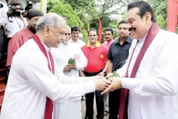 ராஜபக்சக்களின் கோட்டைக்கு எம்.பிக்களை தேடிச்சென்ற பிரதமர்!