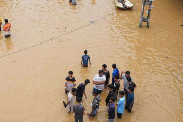 நாட்டில் குடிநீர் போத்தல்களுக்கு ஏற்பட்டுள்ள தட்டுப்பாடு! | Water Bottle Shortage