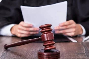 யாழ். நீதிமன்றத்திற்கு கல் வீசிய விவகாரம் : விசாரணைகளில் இருந்து விலகும் நீதிபதி