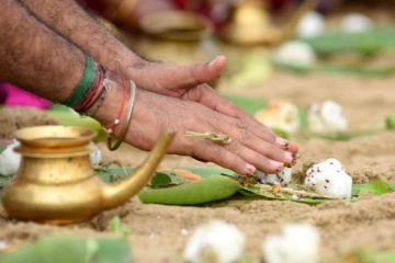 பிதிர் கடன்களை வீடுகளில் நிறைவேற்றலாமா? தெளிவுபடுத்தும் இந்துமத குருபீடாதிபதி