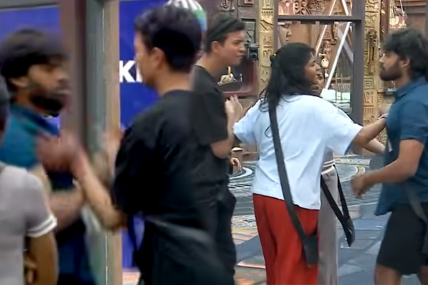Bigg Boss 9: பிக் பாஸ் வீட்டில் அரங்கேறிய அடிதடி சண்டை! அதிர்ச்சியில் போட்டியாளர்கள் | Tamil Bigg Boss Kamrudin Tushaar Fight
