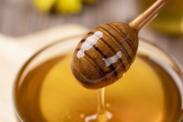 இந்த பொருட்கள் வருஷ கணக்கில் கெட்டேப்போகாது! பயப்படாமல் வைத்து விரும்பி விரும்பி சாப்பிடலாமாம்! | Common Food Items That Never Expire