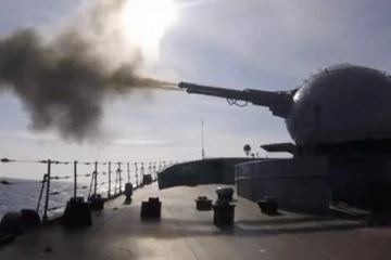 உக்ரைன் படைகளின் ஏவுகணை தாக்குதலுக்கு உள்ளான ரஸ்ய போர்க்கப்பல்: ரஸ்யாவும் உறுதிப்படுத்தியது (Video)