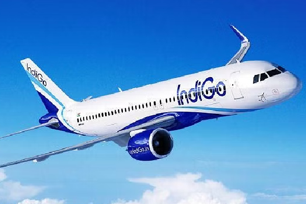 என்னது மறுபடியுமா ? - நடுவானில் விமானத்தின் அவசரகால கதவை திறக்க முயன்ற பயணி : நடந்தது என்ன? | Passenger Tries To Open Emergency Door