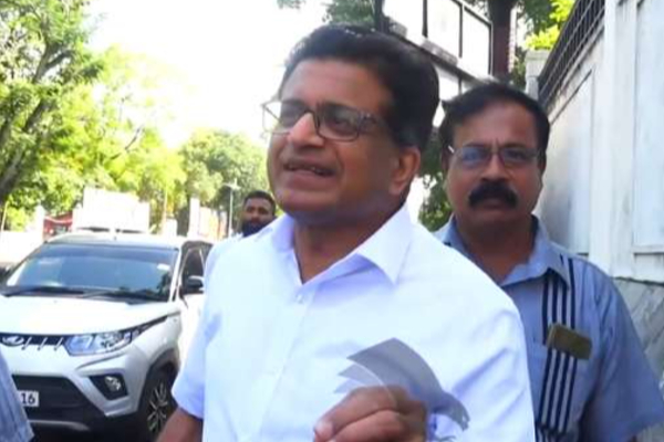 தொடர்ந்து தடுப்புக்காவலில் பிள்ளையான்.. நீதிமன்றின் உத்தரவு | Pillayan Remanded In Custody For Another 21 Days தொடர்ந்து தடுப்புக்காவலில் பிள்ளையான்.. நீதிமன்றின் உத்தரவு | Pillayan Remanded In Custody For Another 21 Days