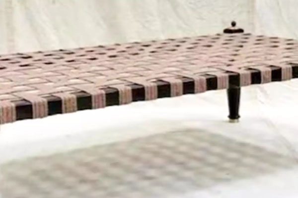 அமெரிக்காவில் 1லட்சம் ரூபாவிற்கு மேல் விற்கப்படும் கட்டில் | Bed That Sells For More 1 Lakh Rupees In The Us