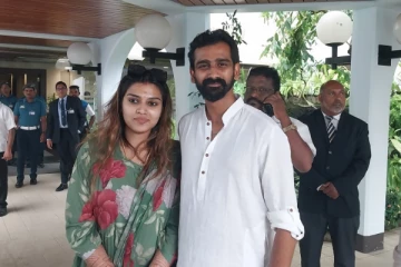 மனைவியுடன் நாடு திரும்பினார் ஜீவன் தொண்டமான்