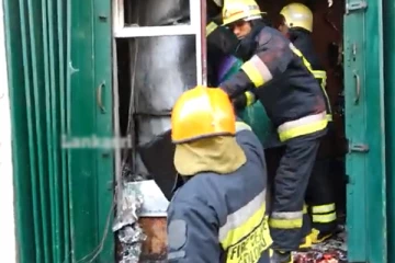 கொழும்பில் உணவகமொன்றில் தீ விபத்து (Video)