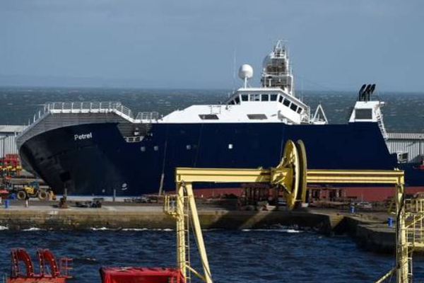 கடலில் சாய்ந்த பிரம்மாண்ட கப்பல்; பயணிகள் நிலை - பரபரப்பு! - தமிழ்நாடு