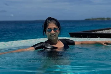 எதிர்நீச்சல் சீரியல் பிரியதர்ஷினியா இது!! மாலத்தீவில் எடுத்த போட்டோஷூட் இதோ