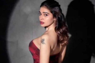 மழை நீரில் தண்ணீர் சொட்ட சொட்ட ஆட்டம் போட்ட தர்ஷா குப்தா வீடியோ இதோ