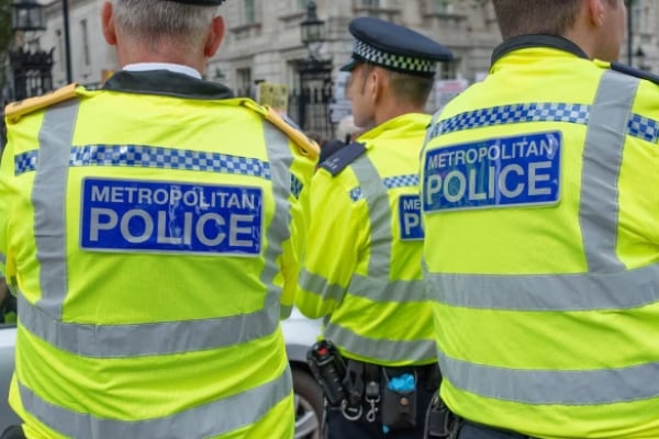 பிரித்தானியாவில் மிகவும் மோசமாக செயற்பட்ட தமிழர் ஒருவர் பணியில் இருந்து அதிரடியாக நீக்கம் | Tamil Man Removed From His Job In Uk