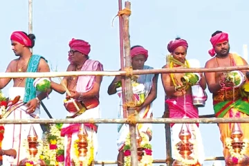 கோலாகலமாக நடந்த காரைக்கால் அம்மையார் கோவில் கும்பாபிஷேகம்