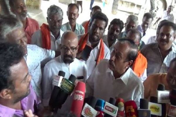 நீங்கள் அறிவாலயத்தின் கைக்கூலிகள் - செய்தியாளர்களிடம் ஹெச்.ராஜா வாக்குவாதம்..! - தமிழ்நாடு