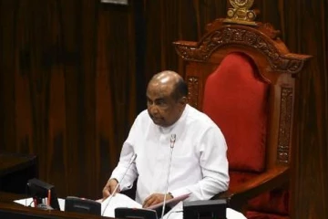நாடாளுமன்றத்தில் கட்சித் தலைவர்களின் அவசர  கூட்டம்