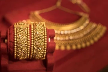 இறக்கம் காட்டாத தங்கம் விலை - அதிர்ச்சியில் நகை பிரியர்கள்!