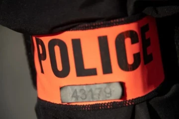 பிரான்சில் கடையில் காரை மோதி கொள்ளையடித்த நபர்... பொலிசார் துரத்தியதால் யோசிக்காமல் செய்த செயல்