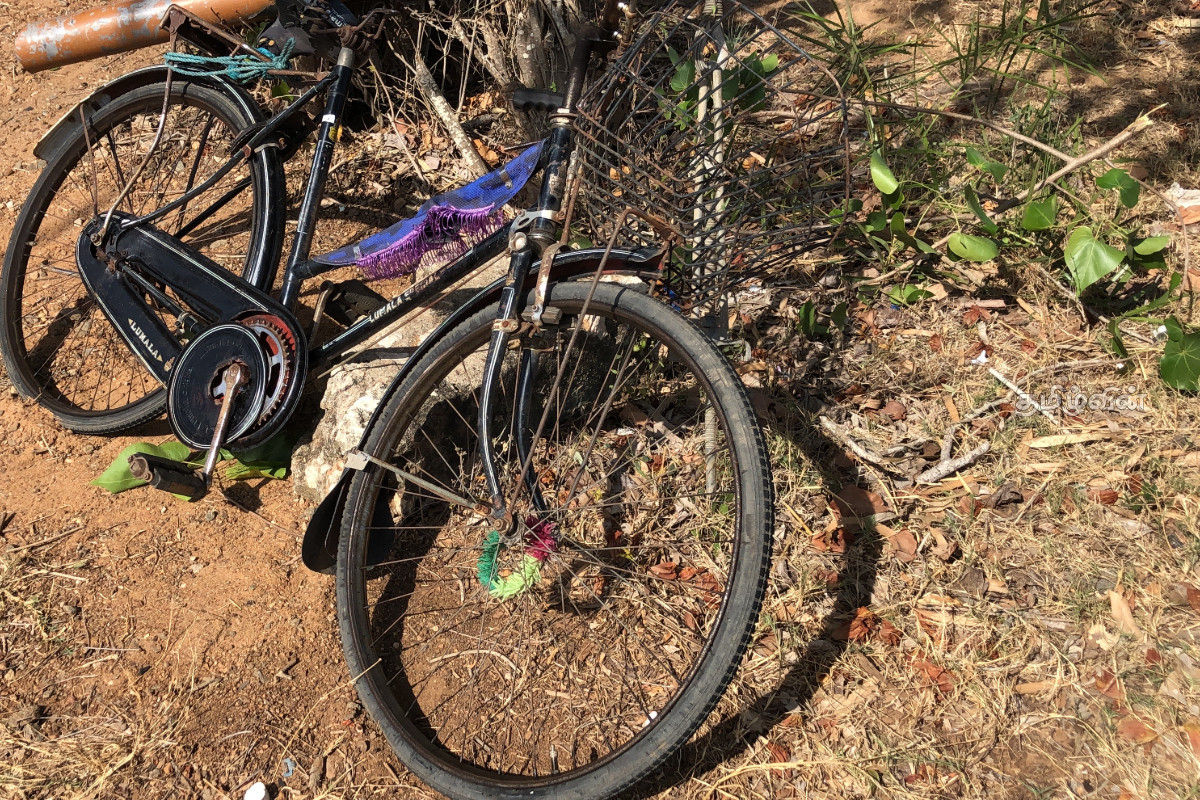 கிளிநொச்சிப் பகுதியில் விபத்து - ஒருவர் பலத்த காயம் | Accident In Kilinochchi One Seriously Injured கிளிநொச்சிப் பகுதியில் விபத்து - ஒருவர் பலத்த காயம் | Accident In Kilinochchi One Seriously Injured