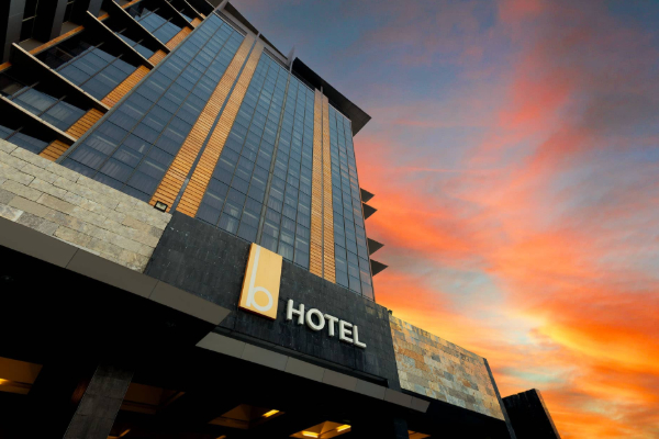 மோசமான செயலில் ஈடுபட்ட பொலிஸ் சார்ஜண்ட் பணியிடைநீக்கம் | Police Suspend மோசமான செயலில் ஈடுபட்ட பொலிஸ் சார்ஜண்ட் பணியிடைநீக்கம் | Police Suspend