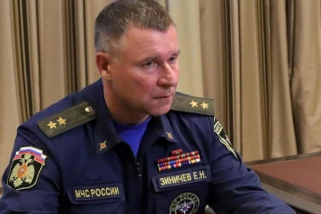 உயிருக்கு போராடிய நபரை காப்பாற்ற சென்ற அமைச்சர் மரணம்