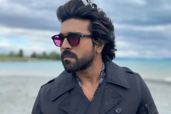 மெகாஸ்டார் மகனுக்கு அம்மாவாக நடிக்க மறுத்த 33 வயது நடிகை.. யார் தெரியுமா | Swasika Rejected Ram Charan Movie