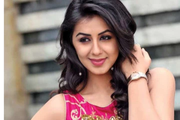 தனுஷ் மீது நடிகை நிக்கி கல்ராணி பரபரப்பு புகார் - நடந்தது என்ன?