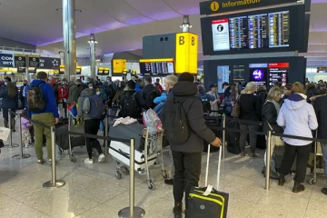 ஐரோப்பாவில் மிகவும் நெருக்கடியான விமான நிலையமாக ஹீத்ரோ பெயரிடப்பட்டது