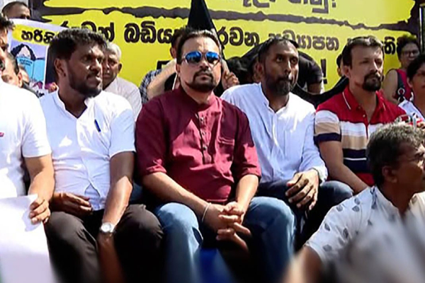 சத்தியாக்கிரக போராட்டத்தை முடிவுக்கு கொண்டு வந்த விமல்! | Wimal S Satyagraha Is Over
