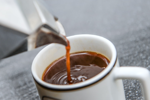 දවසකට තේ, කෝපි මෙච්චරක් බිව්වොත් මොනා වෙයිද කියලා දන්නවද? | How Tea And Coffee Reduce Dementia Risk