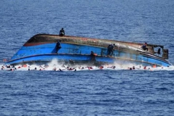 யேமனில் அகதிகள் படகு கவிழ்ந்து விபத்து : 49 பேர் மாயம்