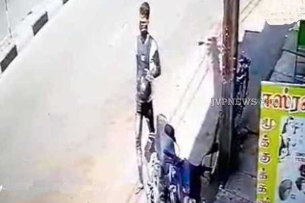 மட்டக்களப்பில் பொதுமக்களின் உதவியை நாடியுள்ள பொலிஸார்! சிசிரிவி சிக்கிய திருடன் | Thief Caught On Cctv In Batticaloa Police Request