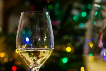 பிரான்சில் கிறிஸ்துமஸ் விருந்து சாப்பிட்ட 700 விமான நிறுவன ஊழியர்களுக்கு வாந்தி வயிற்றுப்போக்கு...