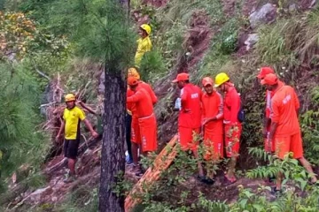 திருமணத்திற்கு சென்ற 25 பேர் பலி! பள்ளத்தாக்கில் நிகழ்ந்த கோர விபத்து